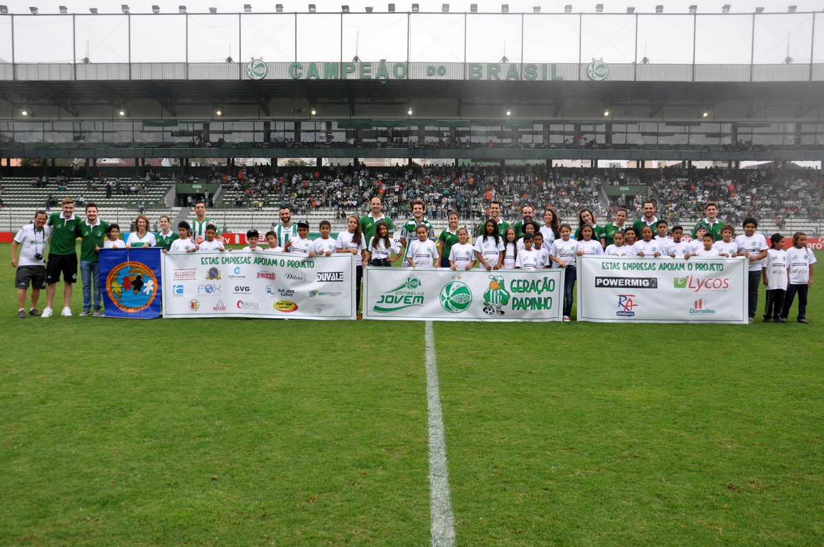 Crianças do “Geração Papinho” vibraram com o Ju em campo