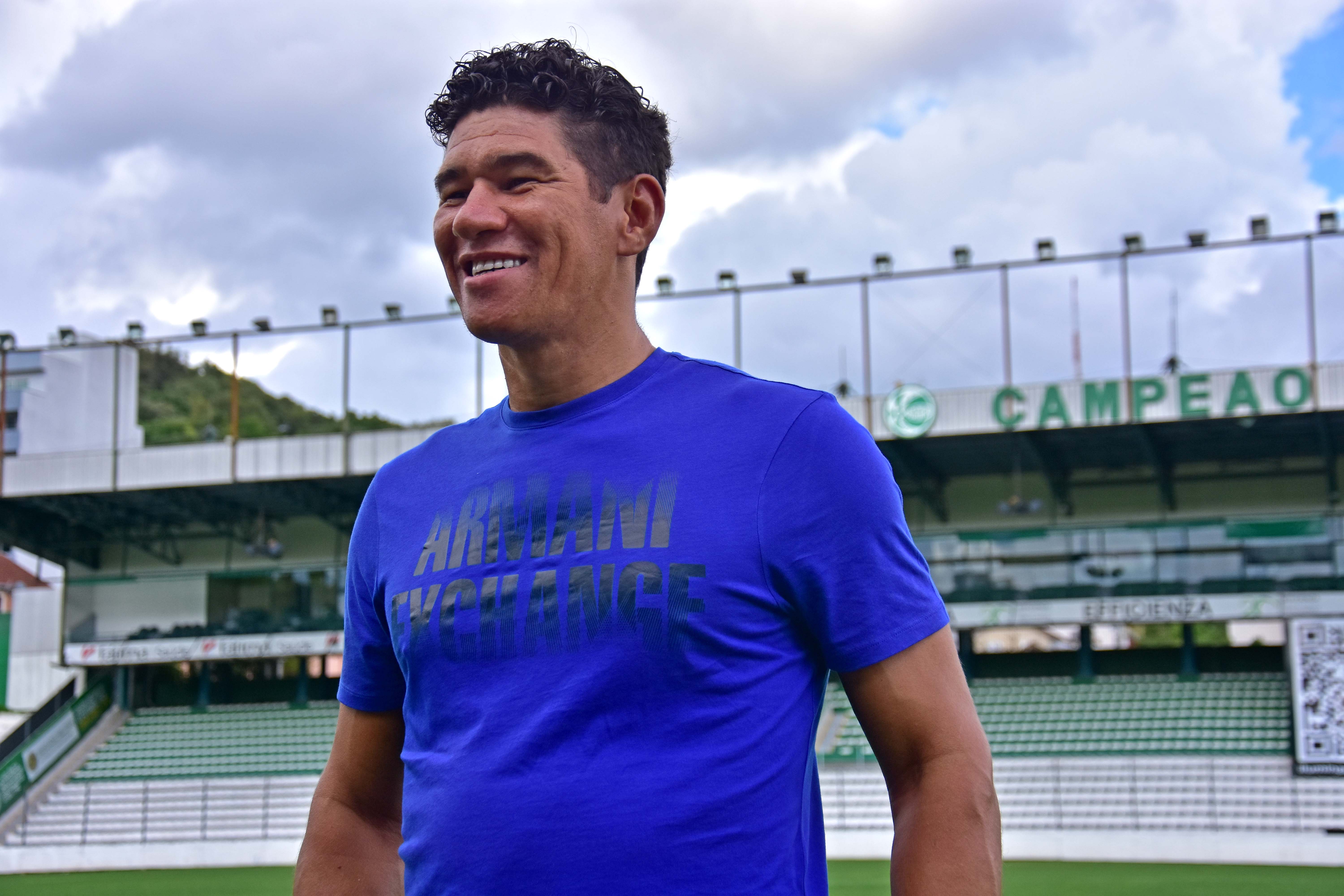 Campeão da Copa do Brasil, Márcio Mixirica faz visita ao Jaconi