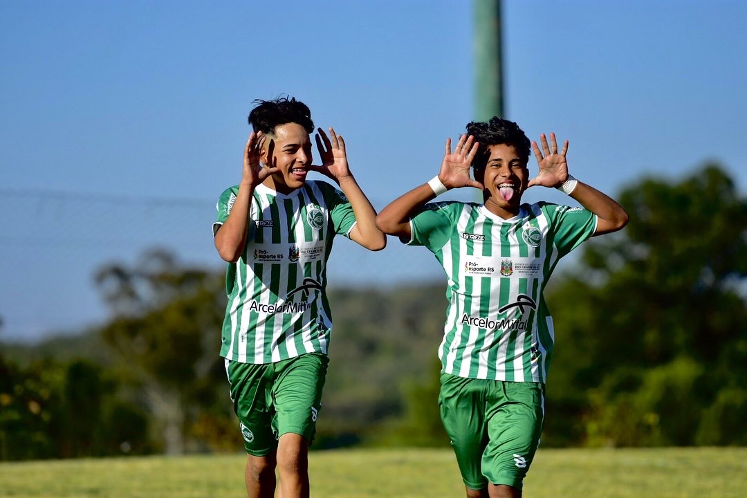 Sub-13 goleia e garante vaga na semifinal do Estadual