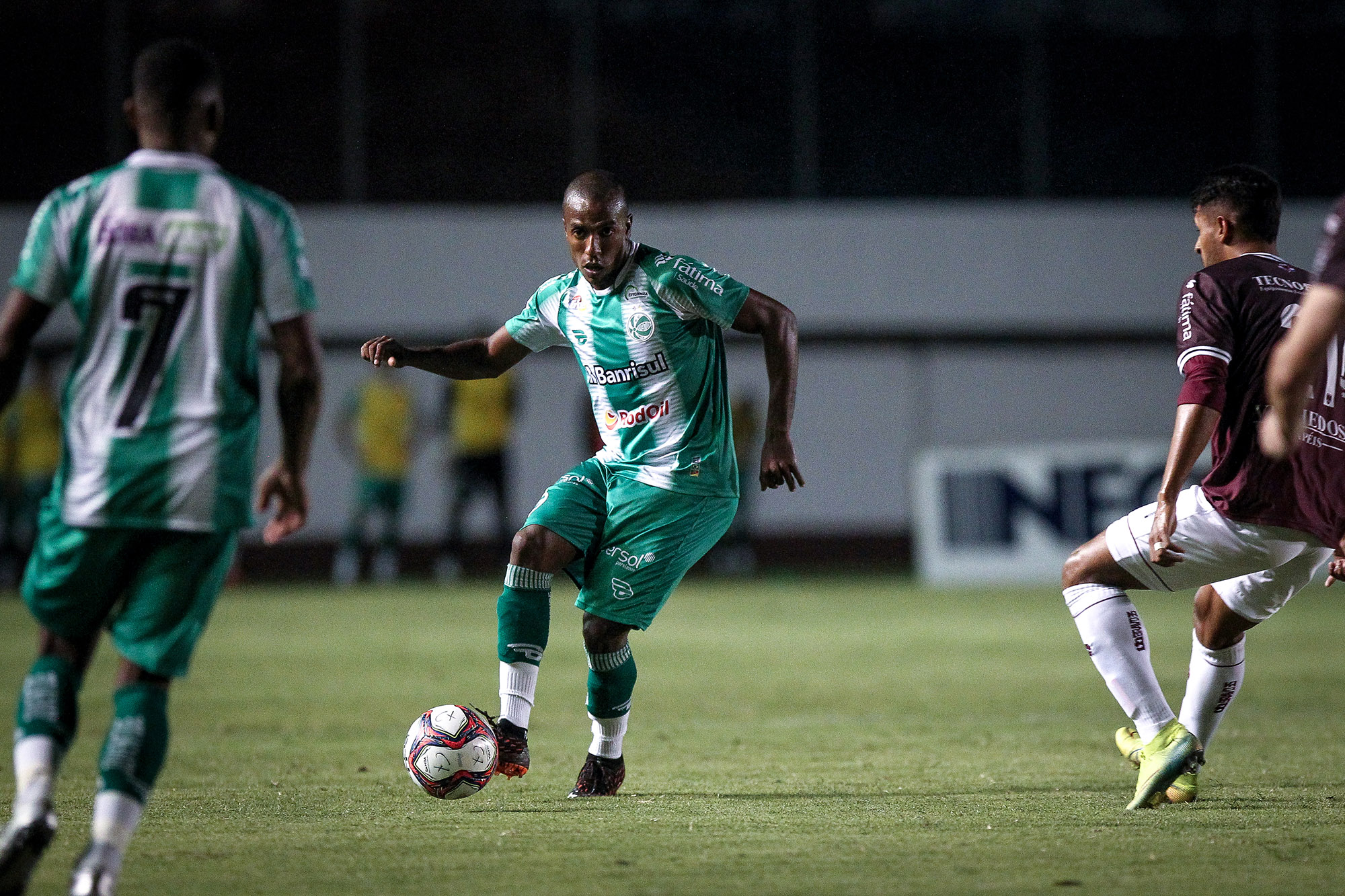 Samuel Santos comemora retorno ao Juventude após cinco meses