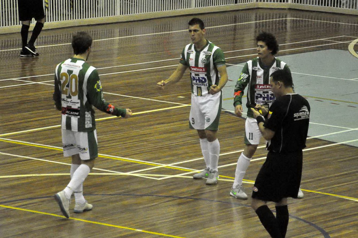 Ju Futsal encara mais um desafio no sábado, em Caxias