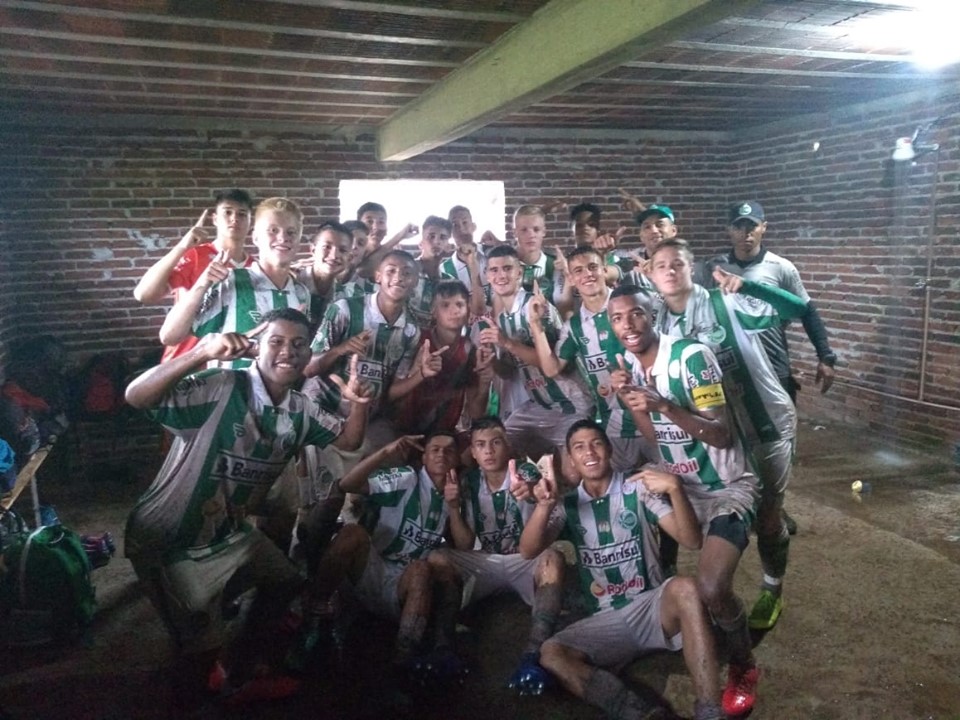Sub-15 vence o Grêmio e está nas semifinais da Taça da Amizade