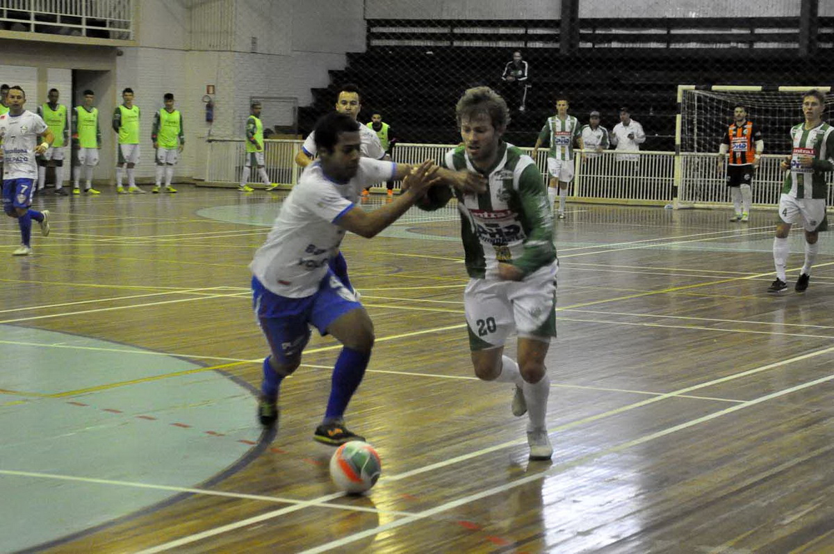Ju Futsal está a dois jogos da Série Ouro