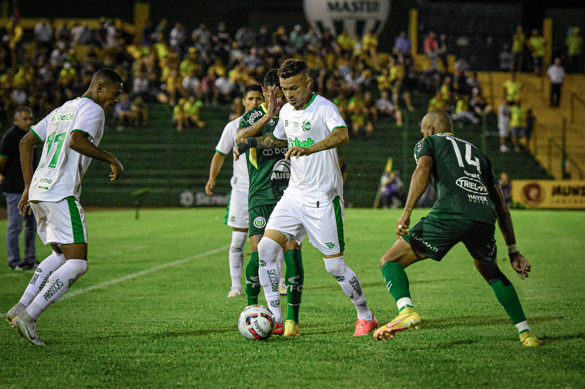 Com arbitragem desastrosa, Ju é superado pelo Ypiranga