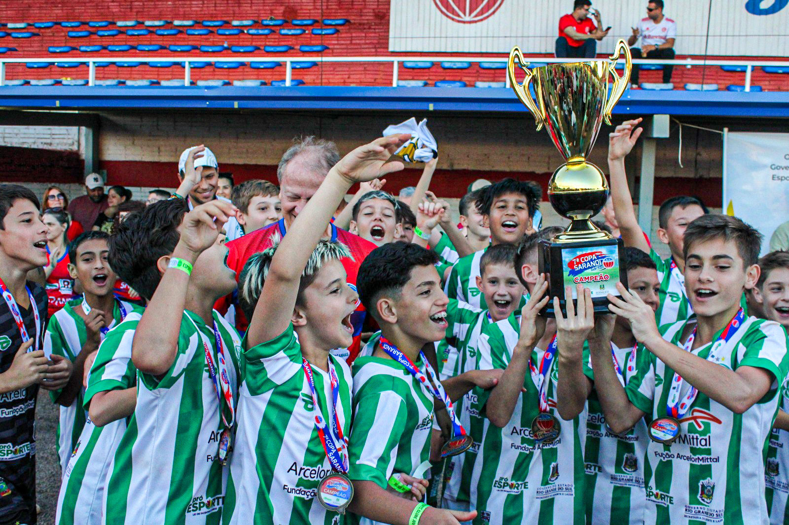 Bicampeões!!  De forma invicta, sub-12 do Juventude conquista a Copa Sarandi