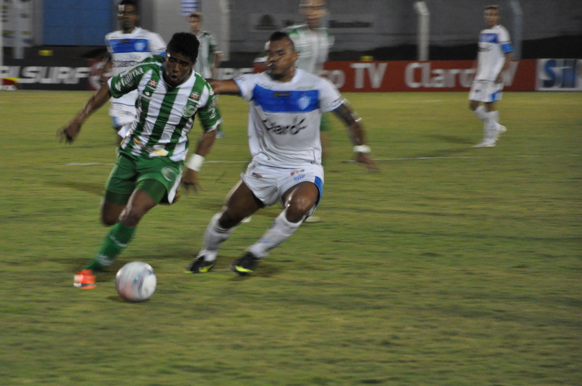 Novo empate