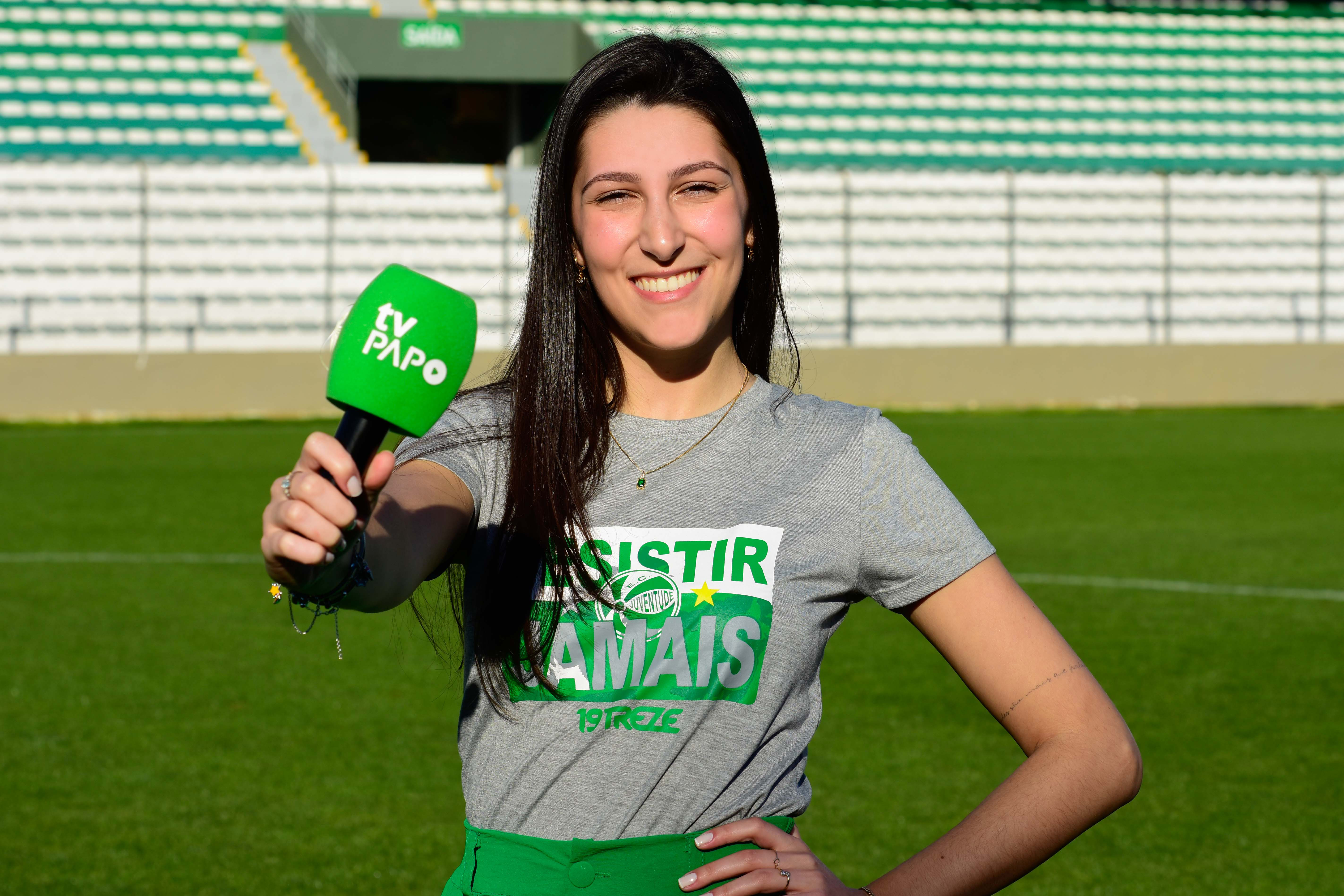 Maria Eduarda Panizzi é a nova apresentadora da TV Papo