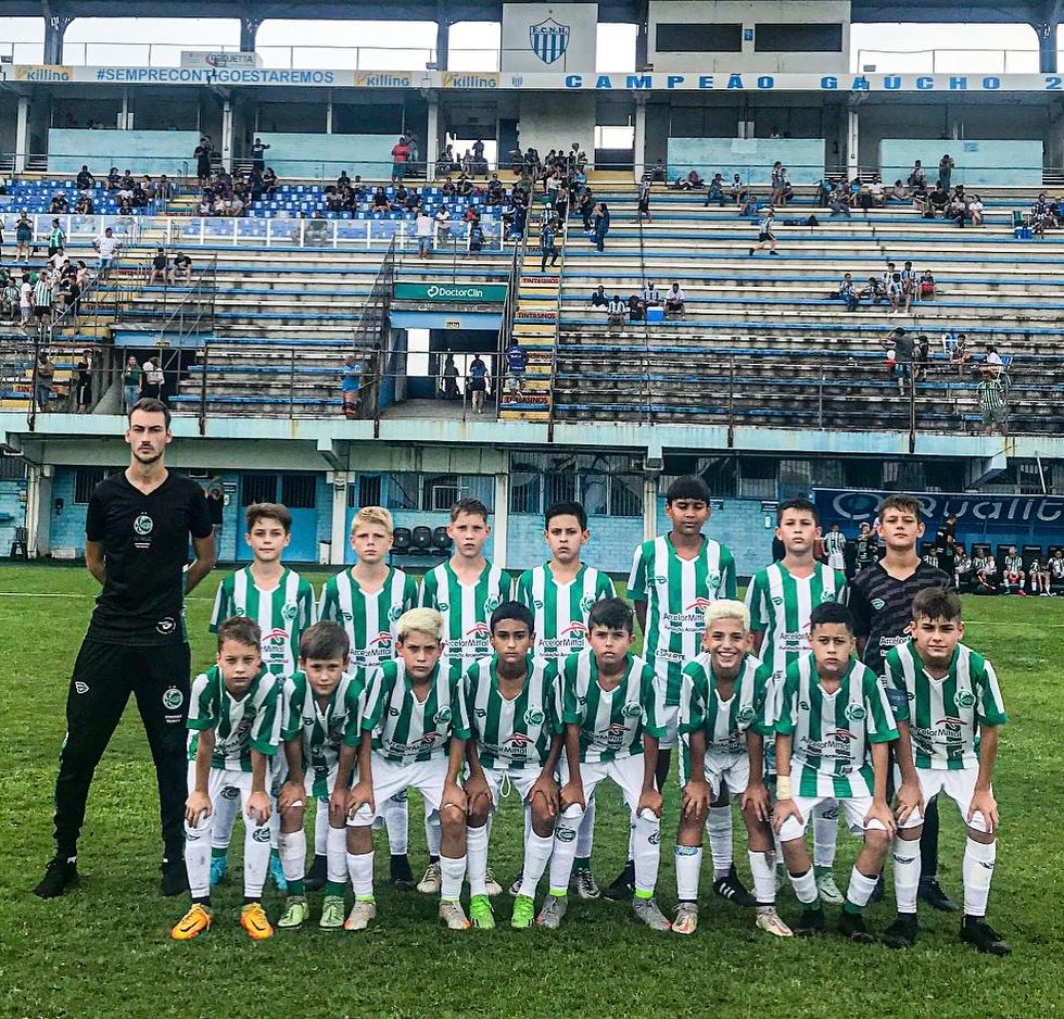 Sub-10 da Escola do Juventude é vice-campeão Estadual