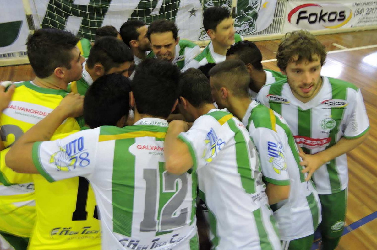 Ju Futsal goleia na estreia na Série Prata