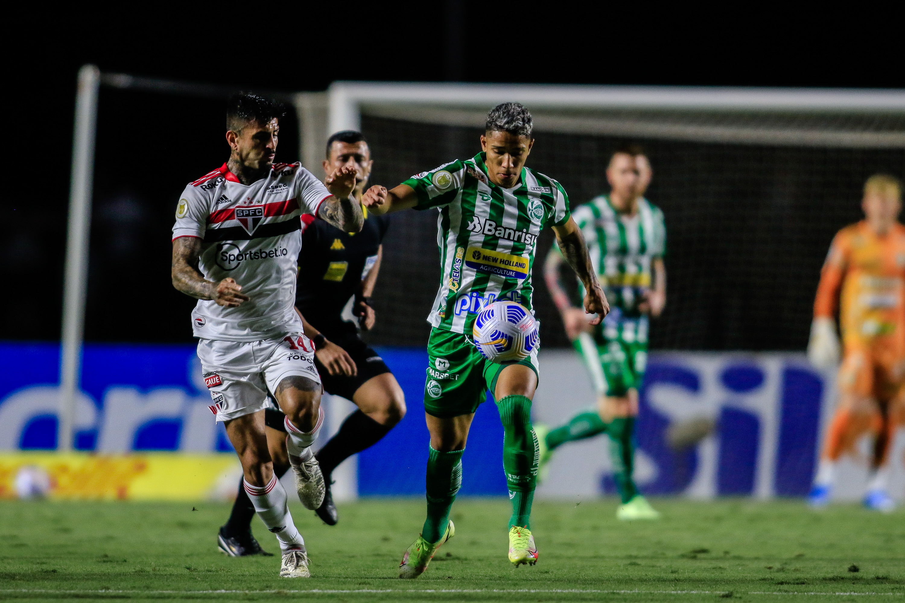 No Morumbi, Juventude é superado pelo São Paulo e última rodada definirá futuro do Verdão