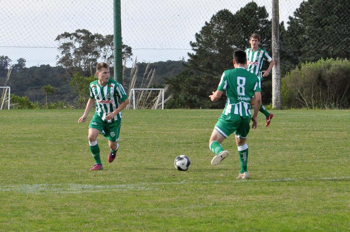 Já classificado, sub-17 empata pelo Gauchão e segue no G4
