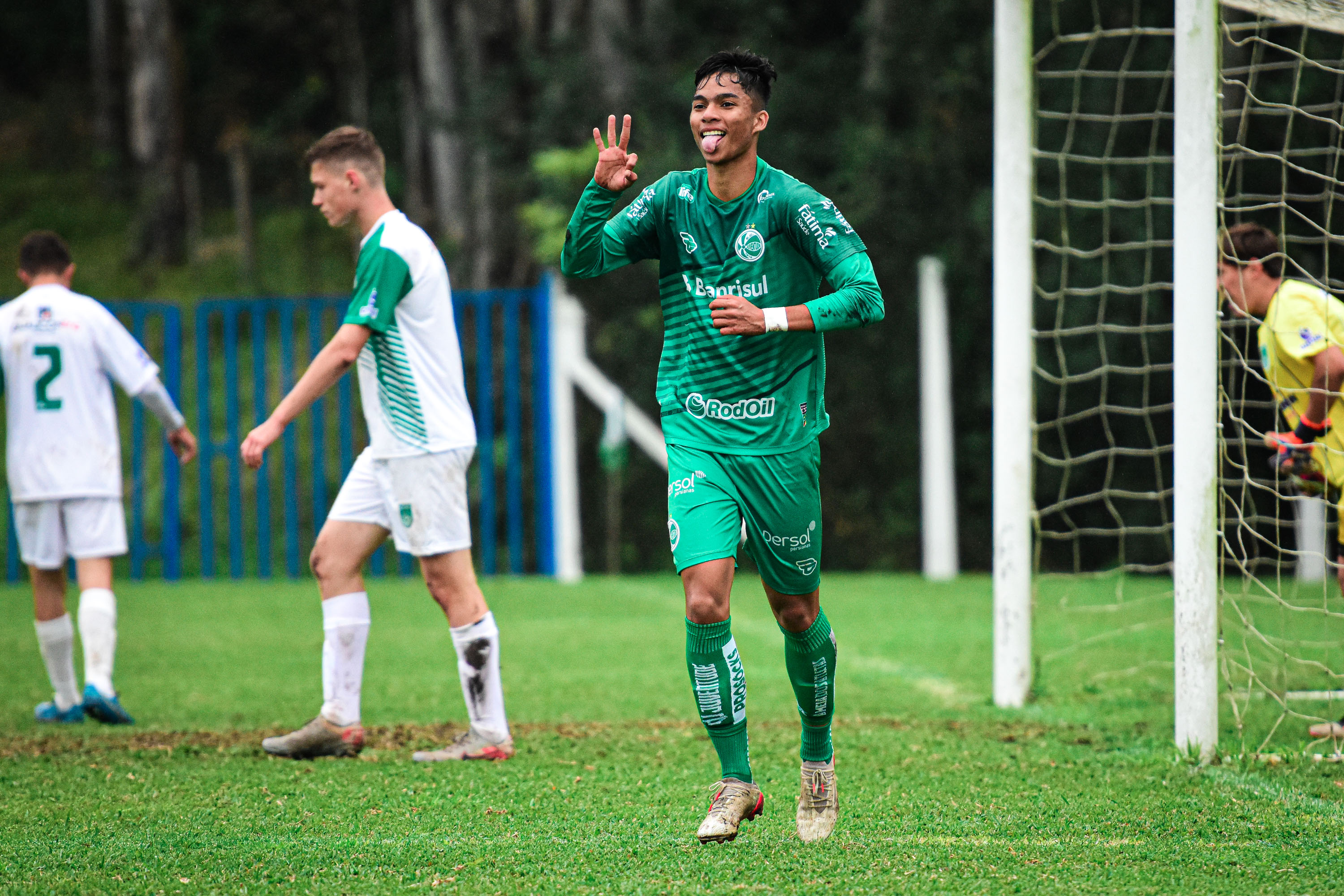 Com direito a hat-trick, Sub-17 volta a vencer o Panambi e confirma classificação para as quartas de final do Gauchão