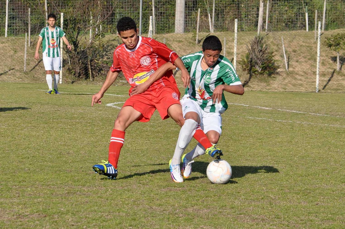 Confira as tabelas do Efipan e da Copa Santiago