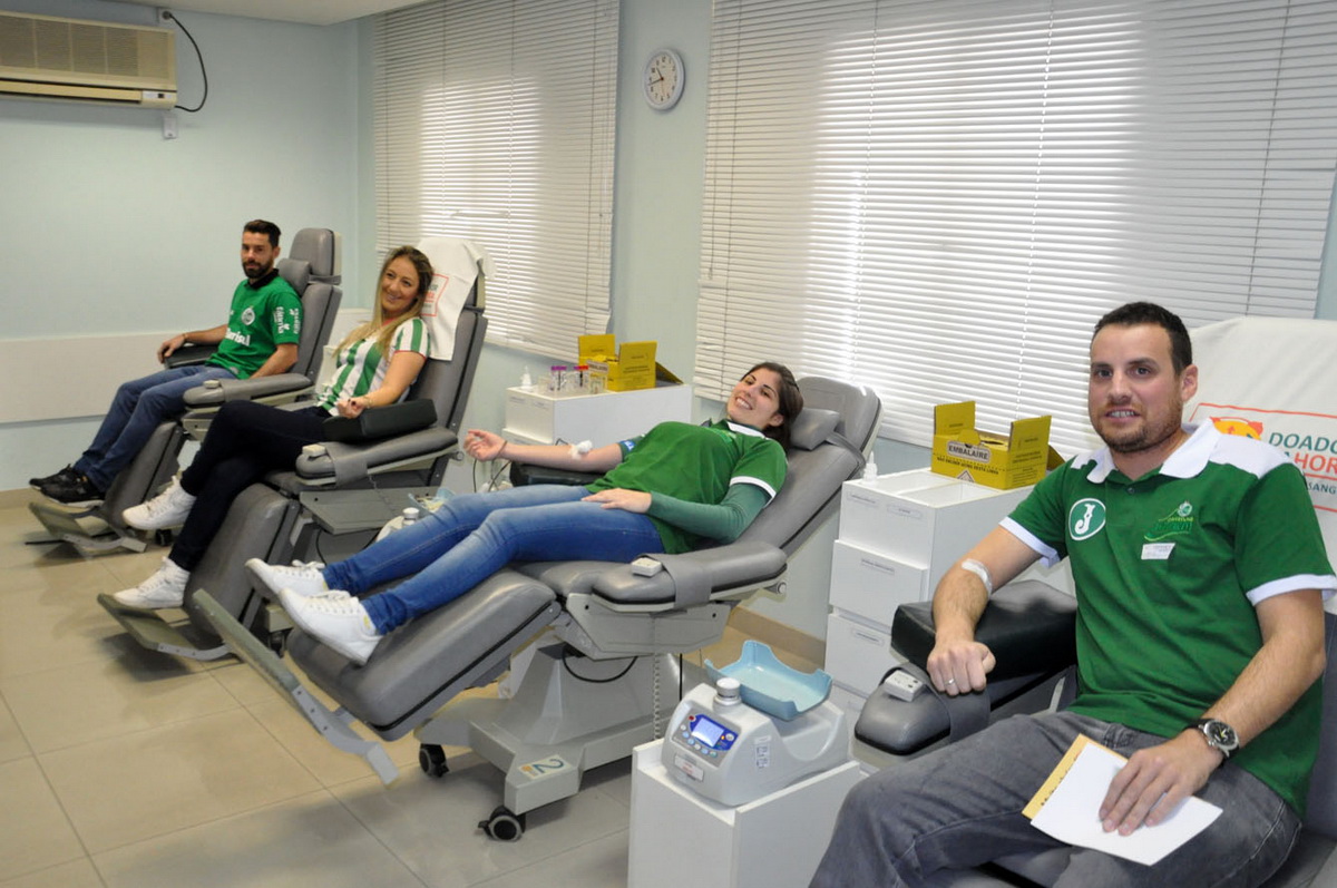 Juventude participa de ação no Banco de Sangue