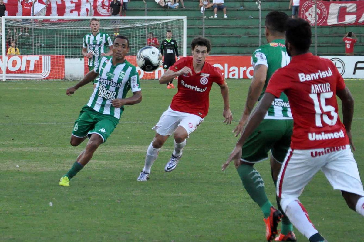 Mesmo com derrota, Ju segue na vice-liderança do Gauchão