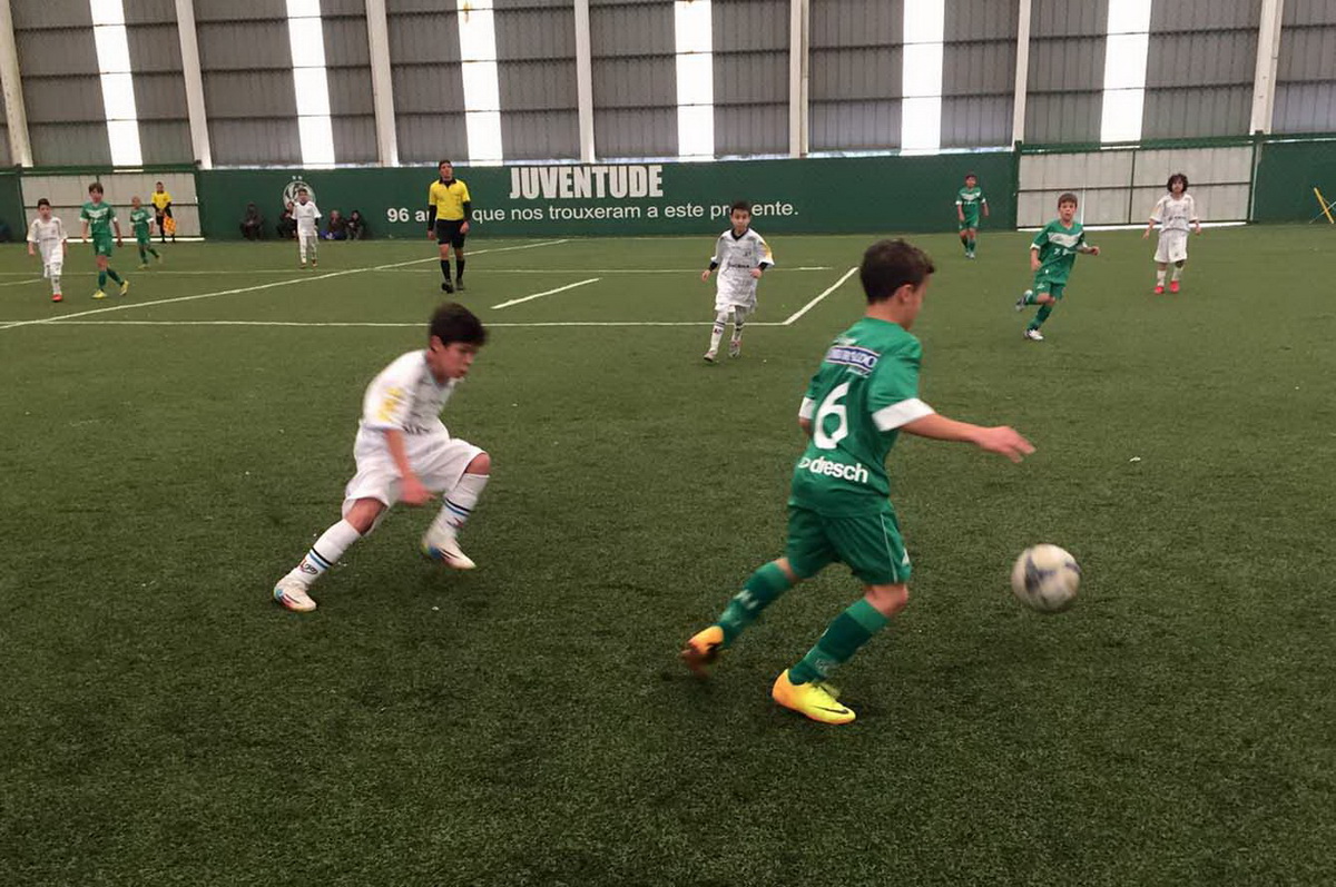 Escola de Futebol: classificações e goleadas embalaram o final de semana