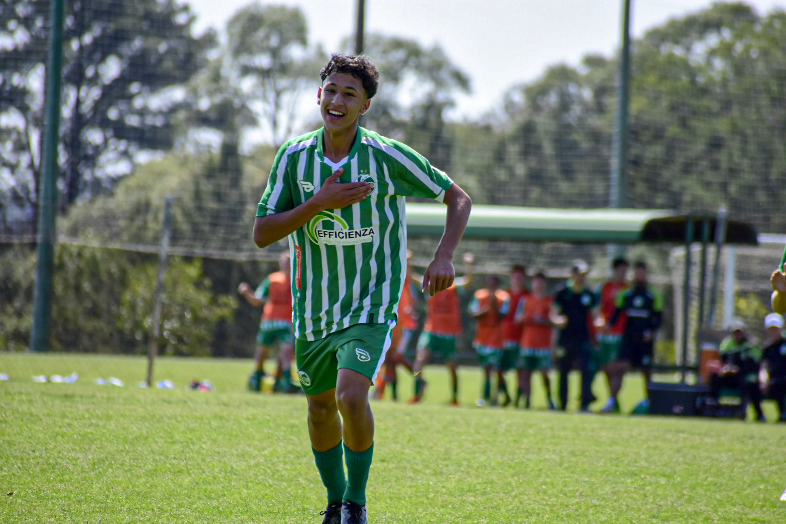 Com direito a hat-trick, sub-15 do Ju goleia Passo Fundo e mantém 100% no Gauchão