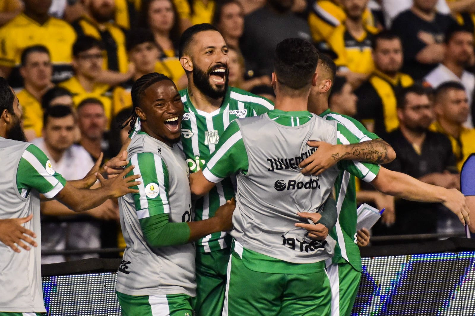 Juventude vence a quinta consecutiva e cola no G-4 da Série B