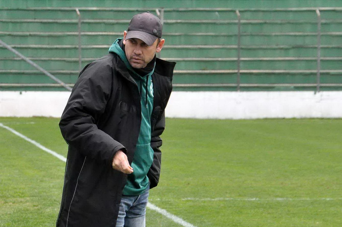 Picoli deixa o comando do Juventude