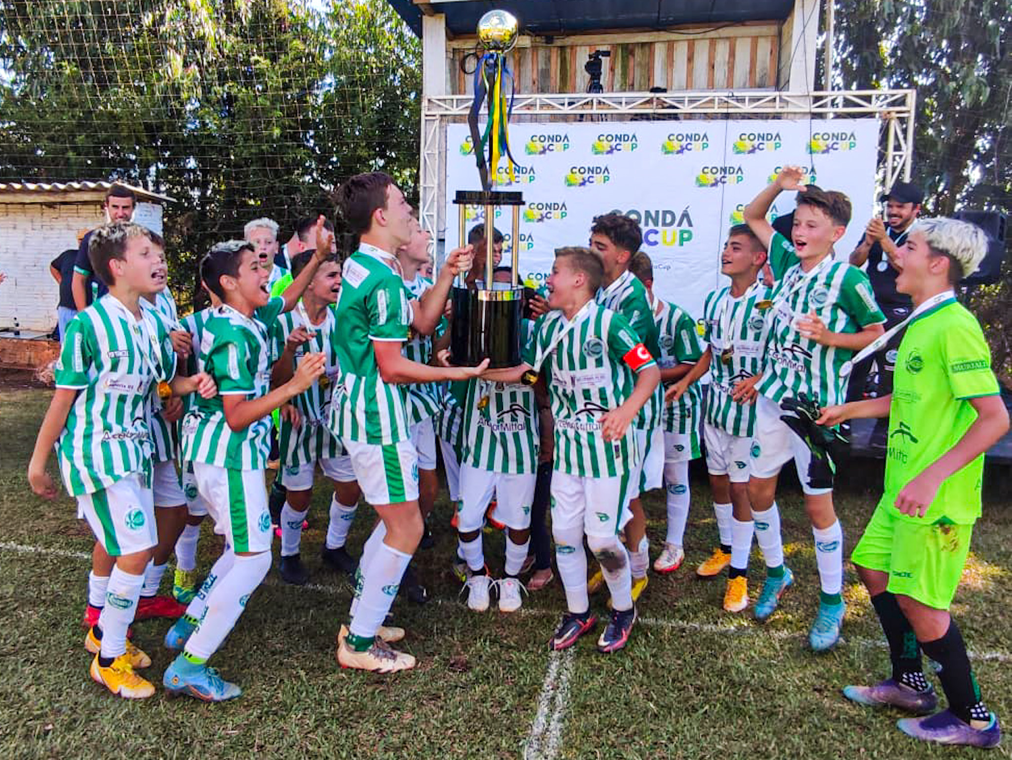 Sub-13 da Escola do Ju conquista a Copa Condá