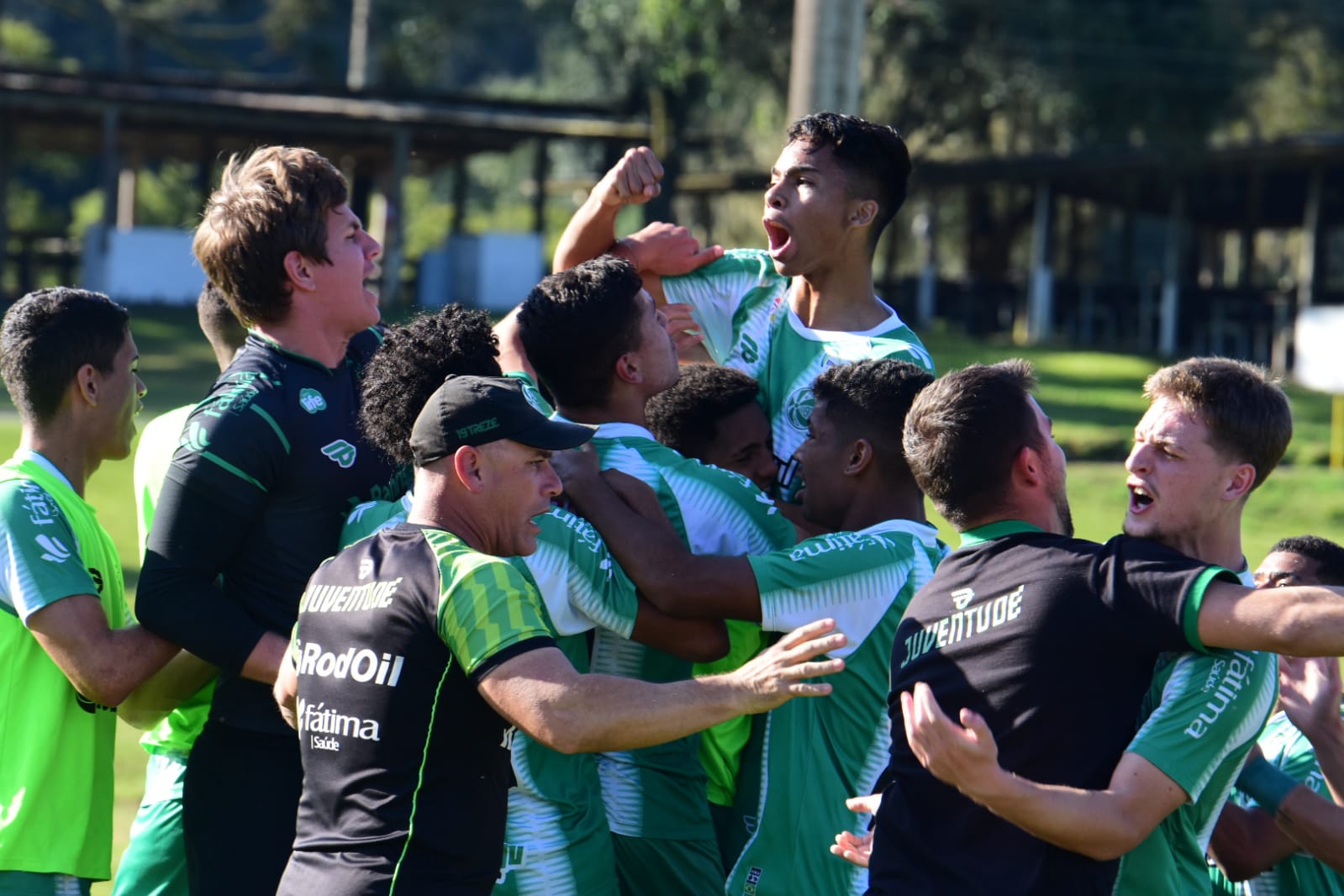 Pelo Gauchão Sub-17, Ju goleia o Caxias e agora foca nas oitavas de final