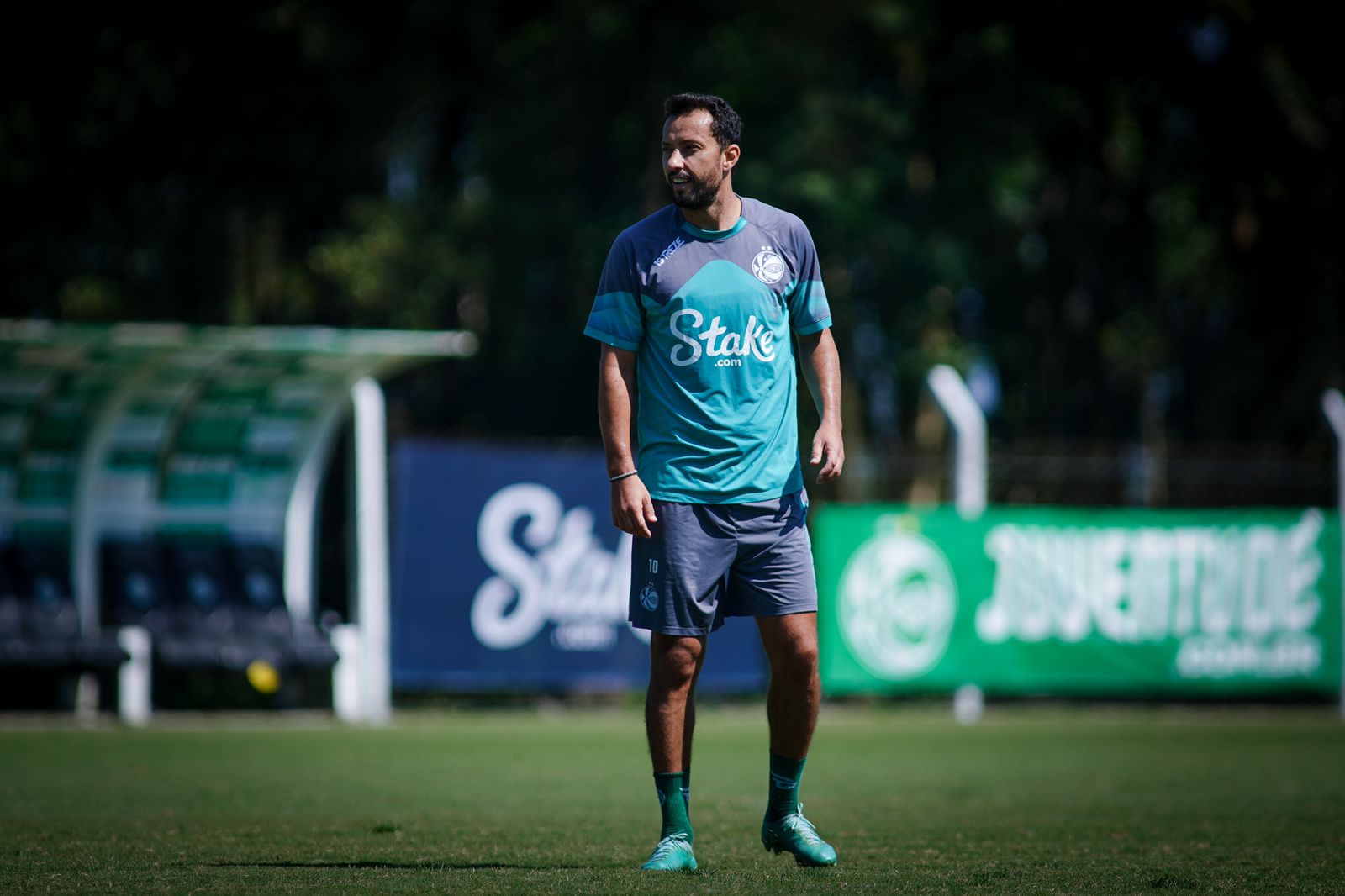 Meia Nenê participará de encontro de Lendas do PSG, no Qatar