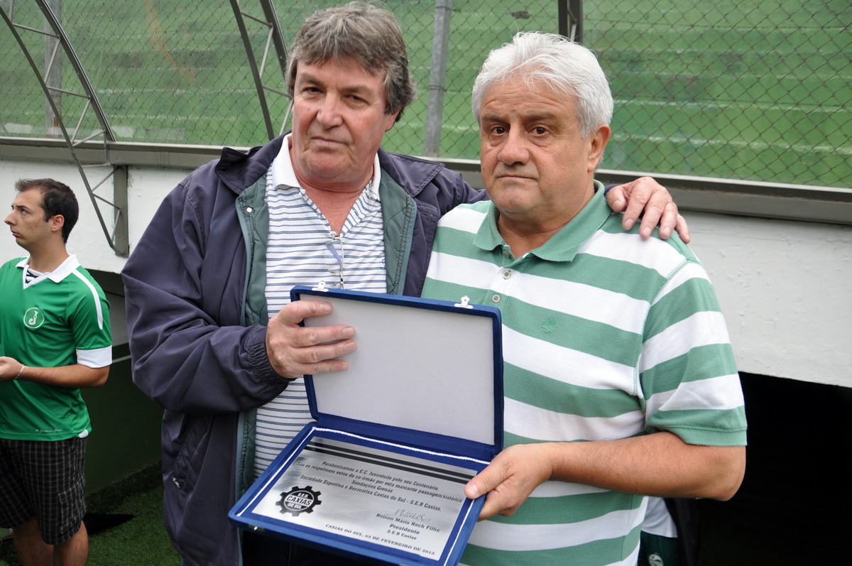 Mais uma noite de homenagens no Jaconi