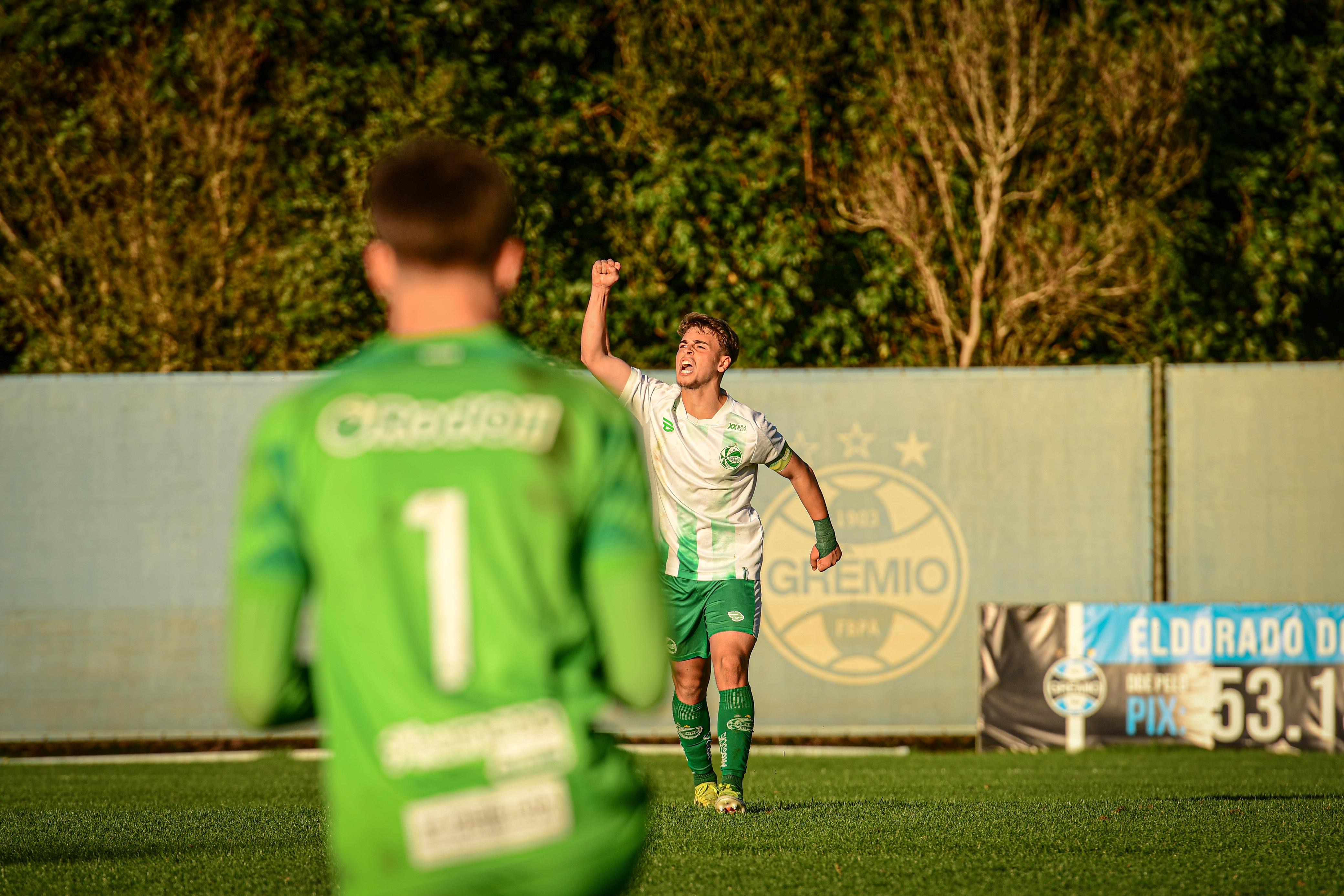 Na final!! Juventude vence Grêmio nos pênaltis e está na decisão do Gauchão sub-17
