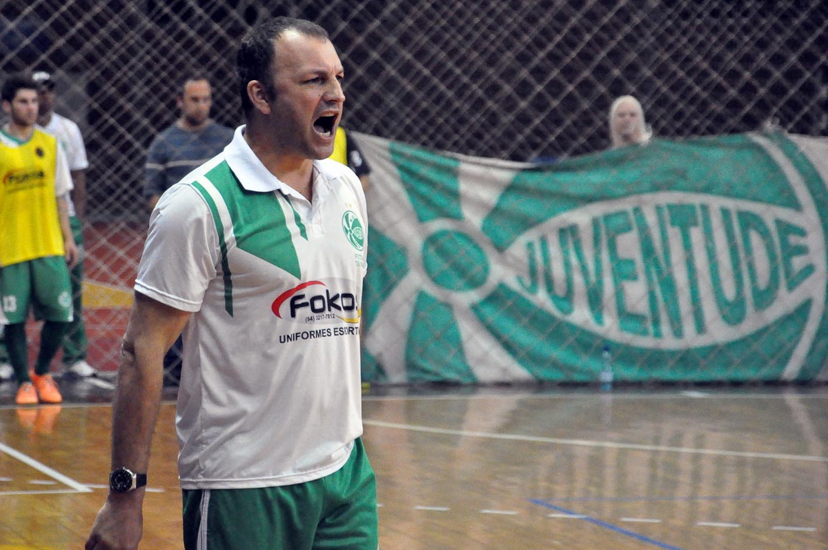 Ju Futsal larga na frente nas semifinais da Série Bronze