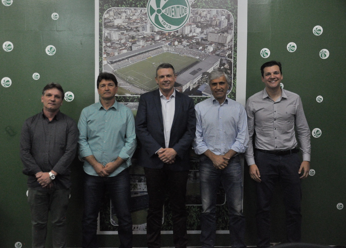 ROBERTO TONIETTO É ACLAMADO PRESIDENTE DO JUVENTUDE