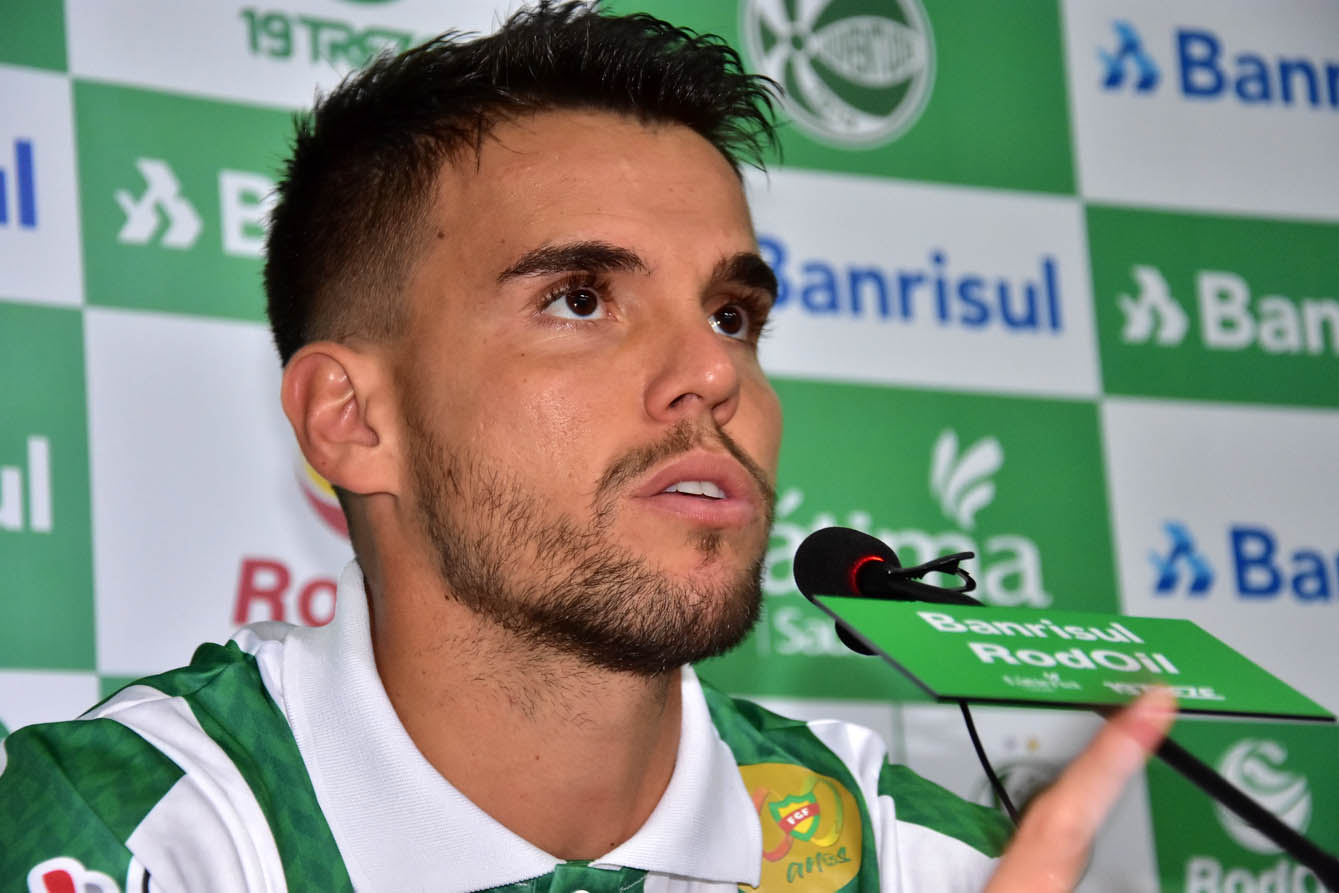 Juventude apresenta o meio-campo Rodrigo