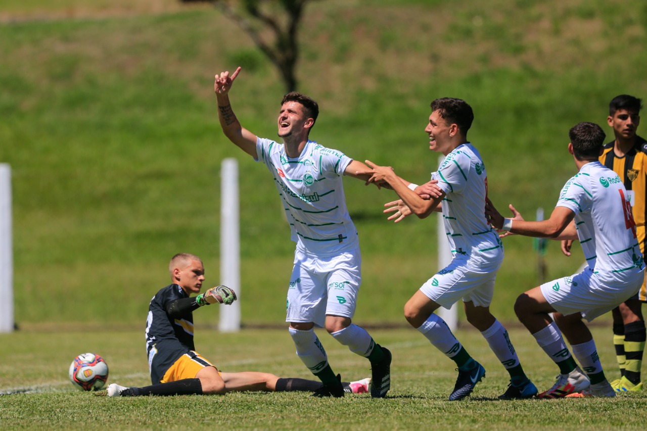 Sub-17 encerra primeira fase do Estadual invicto e com a melhor campanha geral