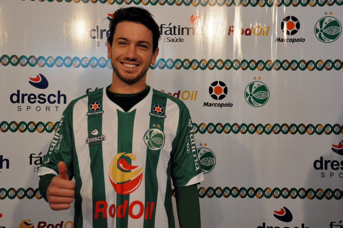 Meia Clayton é o novo reforço alviverde