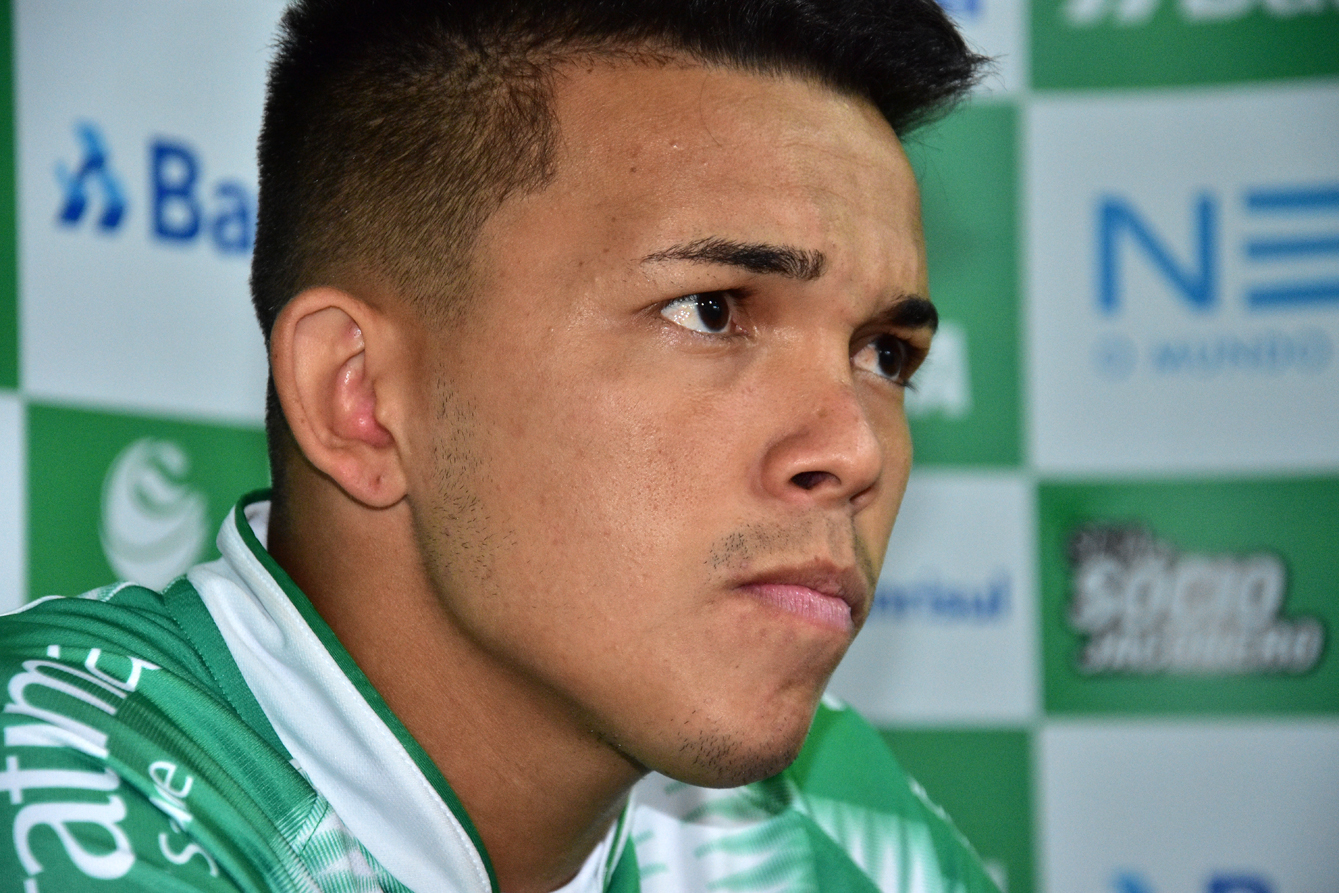 Juventude apresenta o meia Fábio Matos
