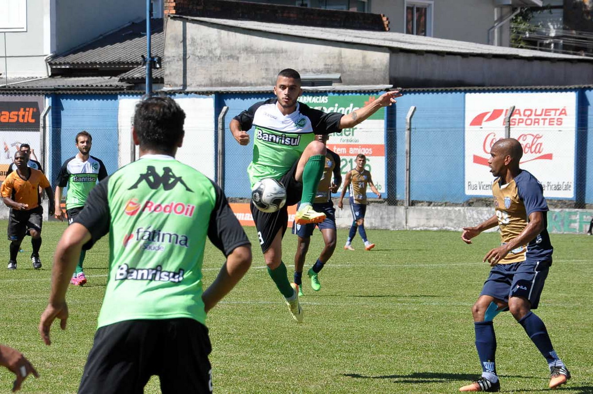 Juventude vence Avaí por 4 x 2 em jogo-treino realizado em Gramado