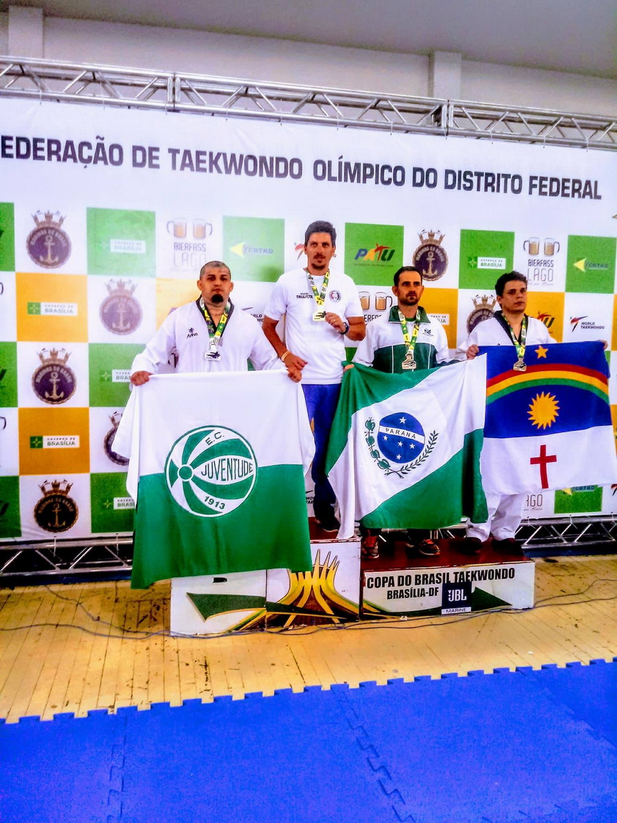 Anderson Tomé fica com o vice na Copa do Brasil de Taekwondo
