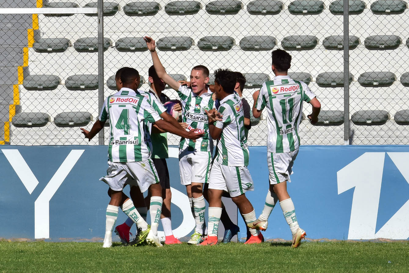 Sub-15 vence e está nas semifinais do Gauchão