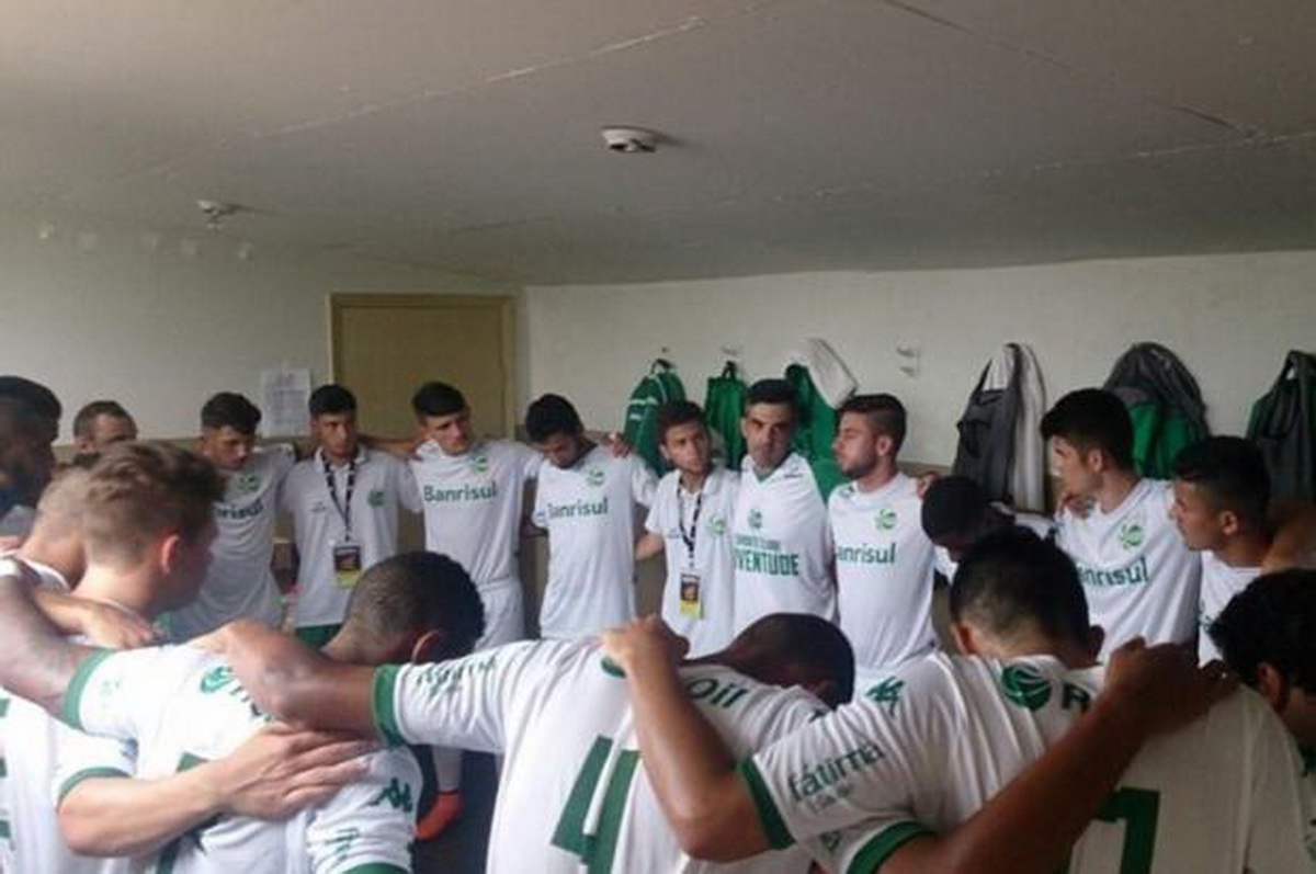 Ju vence mais uma e garante classificação com campanha perfeita na Copa SP