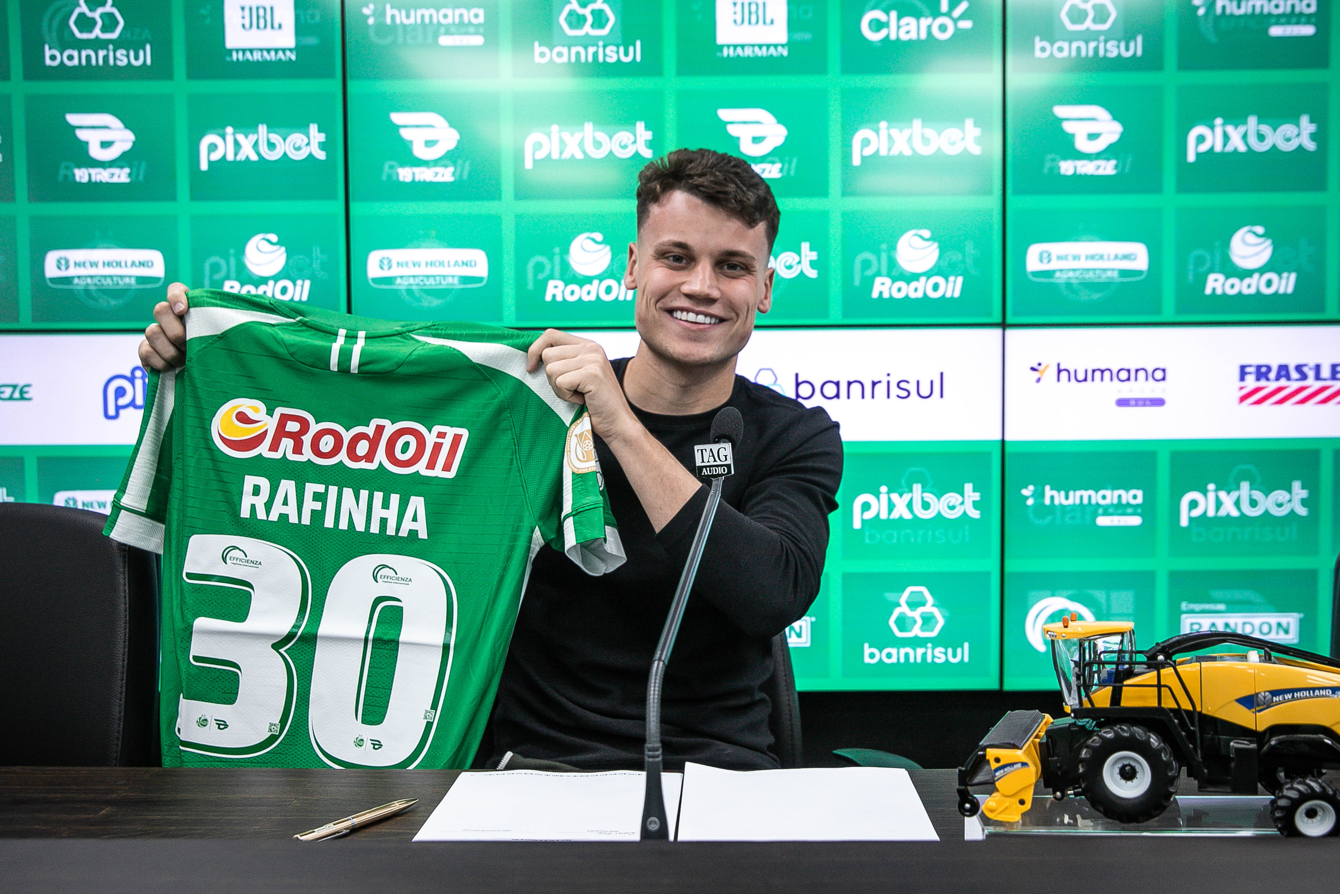 Atacante Rafinha renova com o Verdão por três temporadas