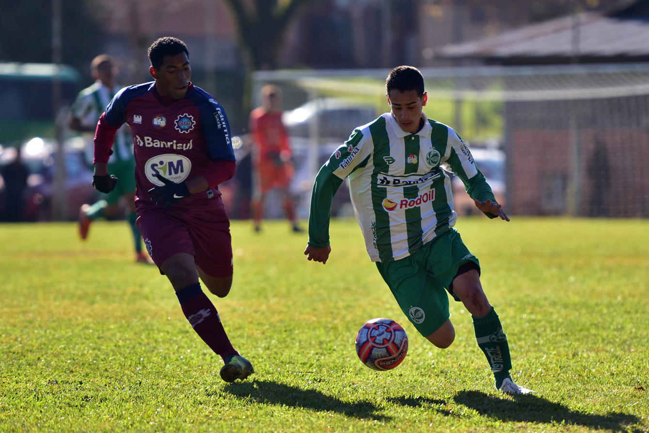 Sub-17 empata e conquista ponto no clássico Ca-Ju