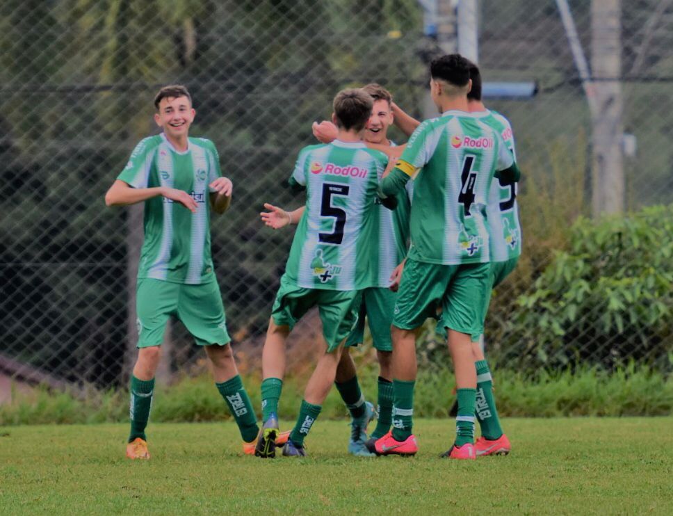 De virada, Sub-15 do Ju vence mais uma pelo Sul Brasileiro