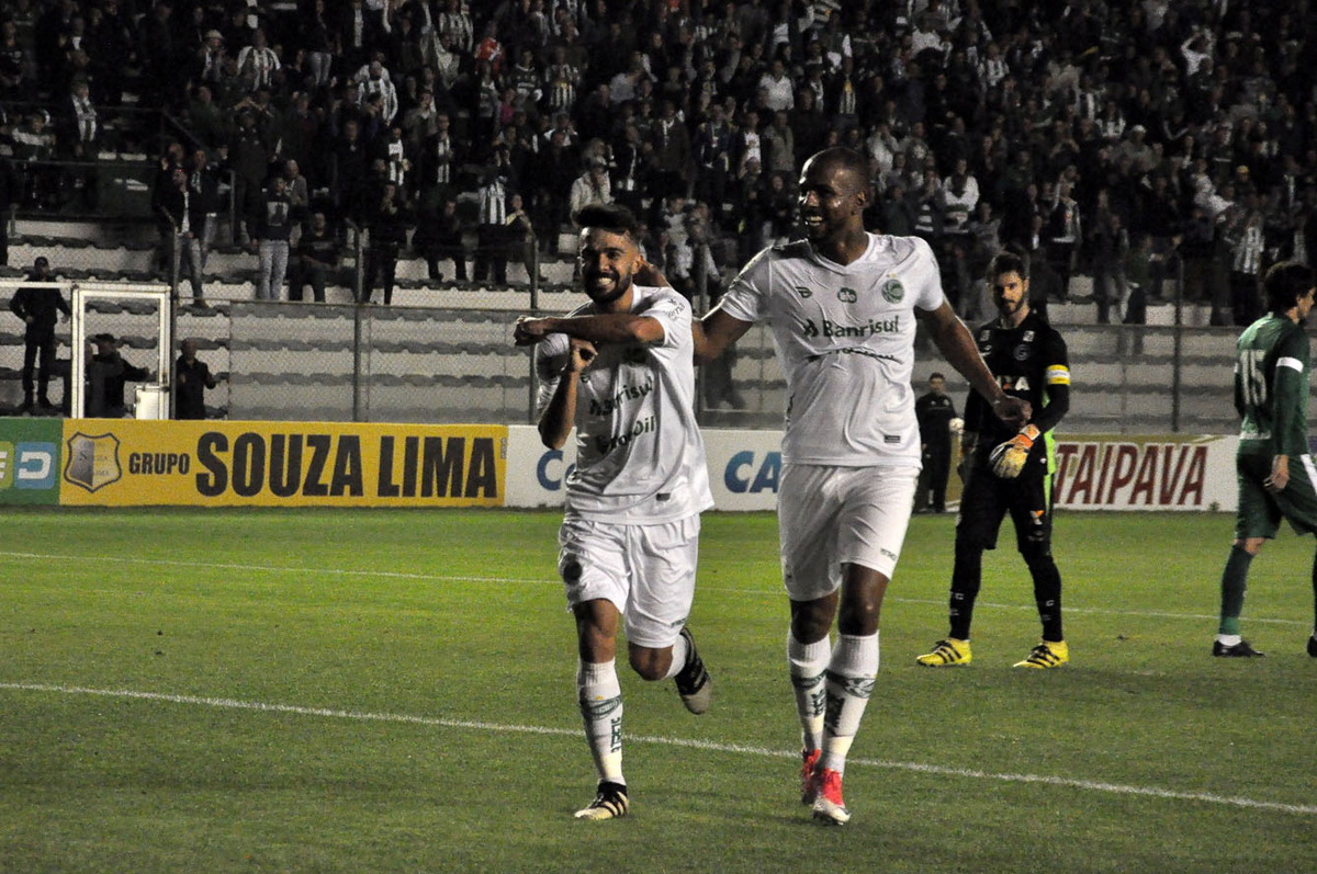 Ju faz 3 x 0 no Goiás e retoma a liderança da Série B