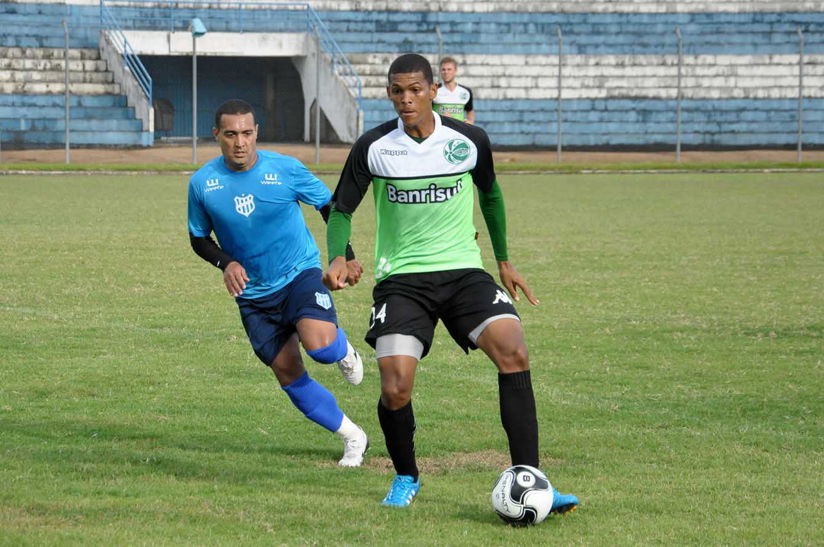 Juventude vence Esportivo em jogo-treino