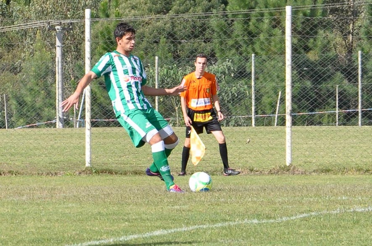 Ju Sub-20 garante mais três pontos e segue na liderança