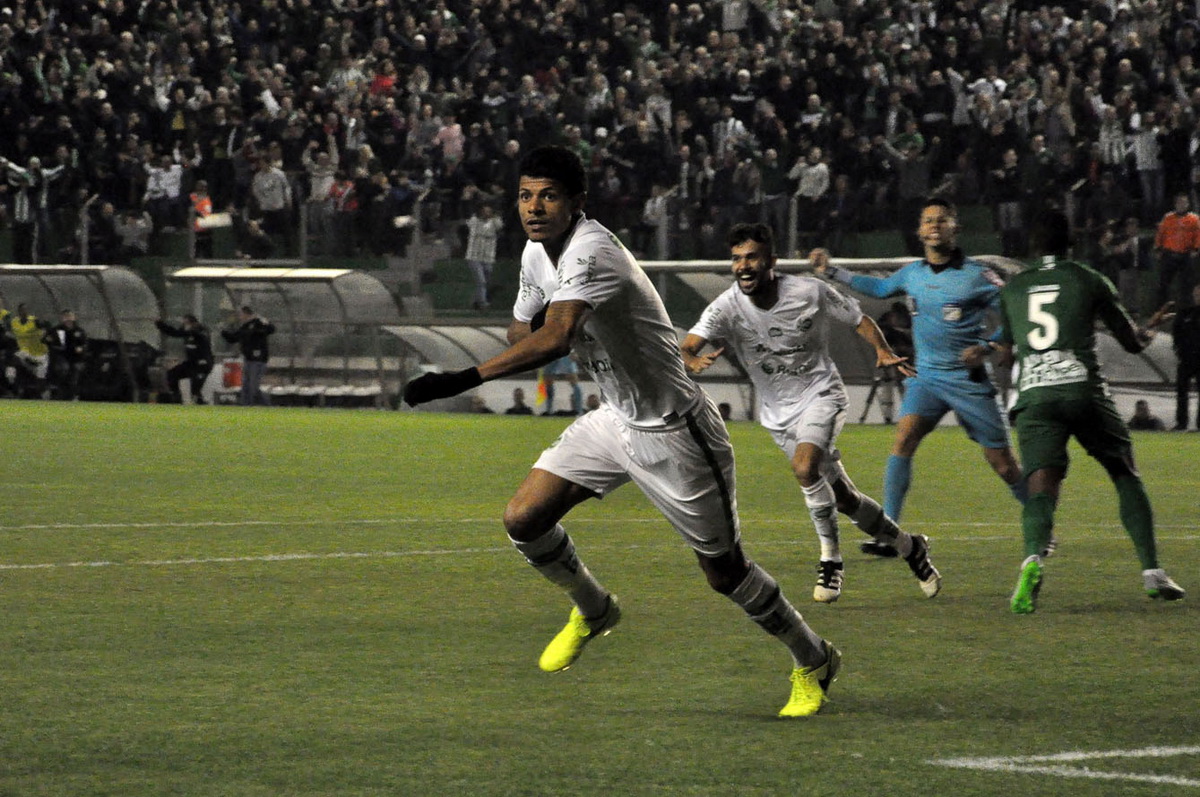 Ju vence o Guarani e reassume a liderança da Série B