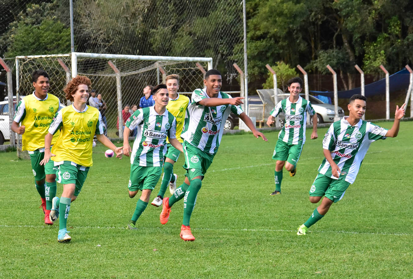 Sub-15 goleia Novo Hamburgo pelo Gauchão