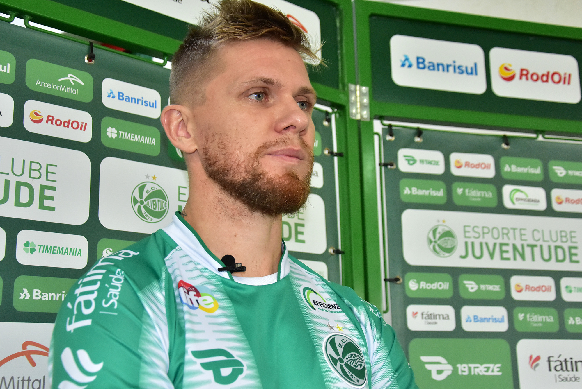 Juventude apresenta o zagueiro Rafael Forster