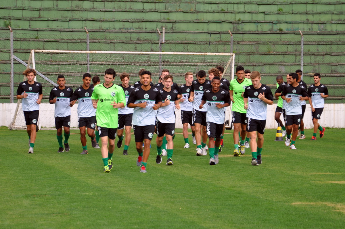 Grupo de jogadores inicia pré-temporada 2014