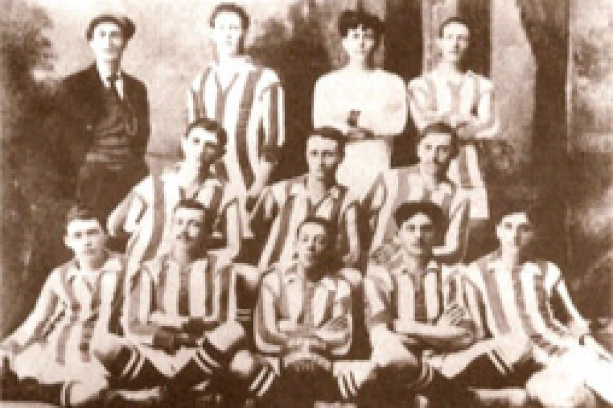 1913