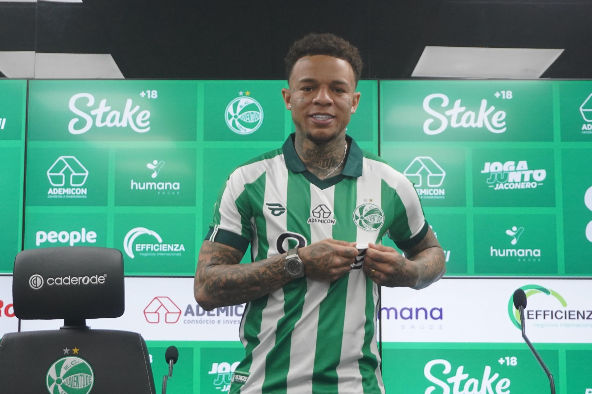 Rafael Bilu é apresentado oficialmente pelo Juventude